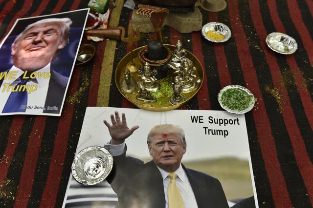 Hindu Sena organised a hawan in support of Donald Trump at Jantar Mantar in New Delhi on Wednesday. (Arvind Yadav/HT Photo) Hindu Sena organised a hawan in support of Donald Trump at Jantar Mantar in New Delhi on Wednesday. (Arvind Yadav/HT Photo)