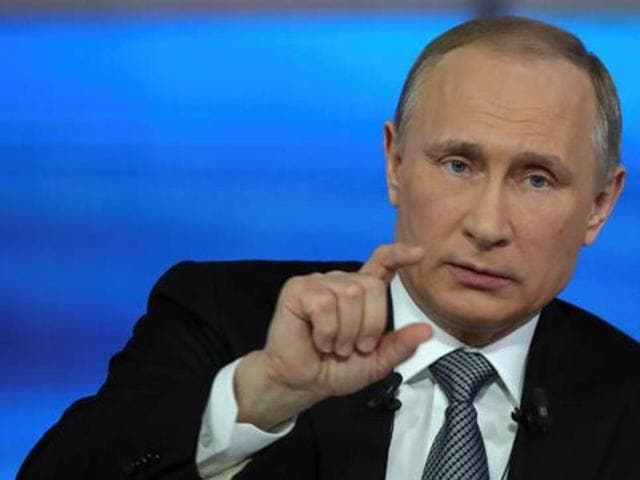 Russian President Vladimir Putin oversaw the launch of a fourth and final line supplying electricity from Russia to Crimea on Wednesday, saying the project had broken an energy blockage he accused Kiev of imposing on the peninsula. (Reuters Photo) Russian President Vladimir Putin oversaw the launch of a fourth and final line supplying electricity from Russia to Crimea on Wednesday, saying the project had broken an energy blockage he accused Kiev of imposing on the peninsula. (Reuters Photo)