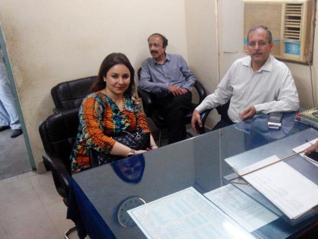 Anjali, Sachin’s wife, at the Greater Noida registry office. (HT Photo) Anjali, Sachin’s wife, at the Greater Noida registry office. (HT Photo)