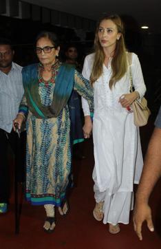 Salma holds onto Iulia with warmth. (Viral Bhayani)