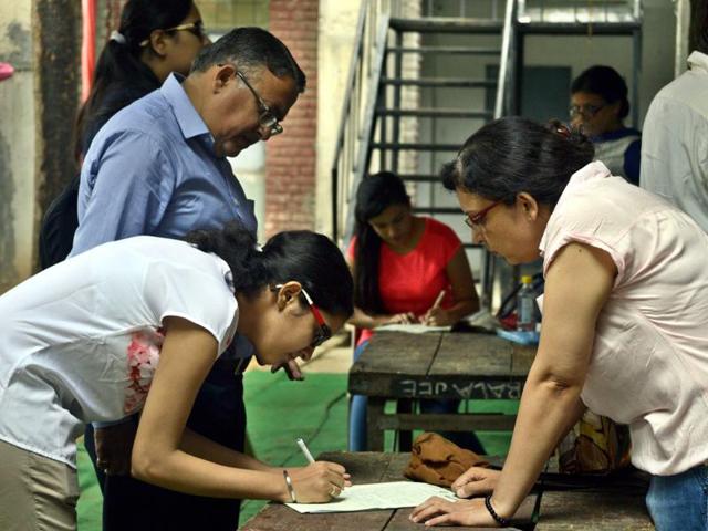 The accused, Naresh Kumar, was previously arrested in 28 cases of admission fraud in Delhi University.(Hindustan Times/photo for representation) The accused, Naresh Kumar, was previously arrested in 28 cases of admission fraud in Delhi University.(Hindustan Times/photo for representation)