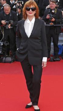 Susan Sarandon: While most female celebrities stuck to feminine designs, Susan Sarandon and Victoria Beckham decided to take the androgynous route. While Beckham sported her own creation — a snug strapless top and trousers — Sarandon impressed in a black pantsuit and a crisp white buttoned-up shirt. (REUTERS)