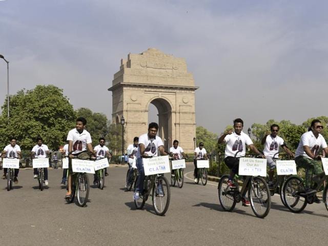 File photo of traffic at ITO, New Delhi, during the second phase of odd-even scheme. A WHO report says Zabol in Iran has overtaken New Delhi as world’s most polluted city.(Sonu Mehta / HT Photo)