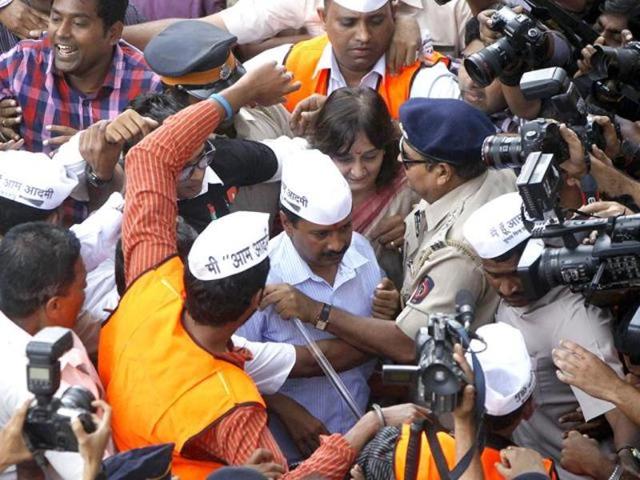 An internal survey by the Arvind Kejriwal-led AAP has predicted that the party will win all 13 seats during the May 15 municipal bypolls by a comfortable margin. (HT File Photo) An internal survey by the Arvind Kejriwal-led AAP has predicted that the party will win all 13 seats during the May 15 municipal bypolls by a comfortable margin. (HT File Photo)