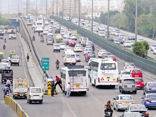 The NHAI chairman is expected to meet highway officials, concessionaire and the operator of the expressway.(Parveen Kumar/HT Photo) The NHAI chairman is expected to meet highway officials, concessionaire and the operator of the expressway.(Parveen Kumar/HT Photo)