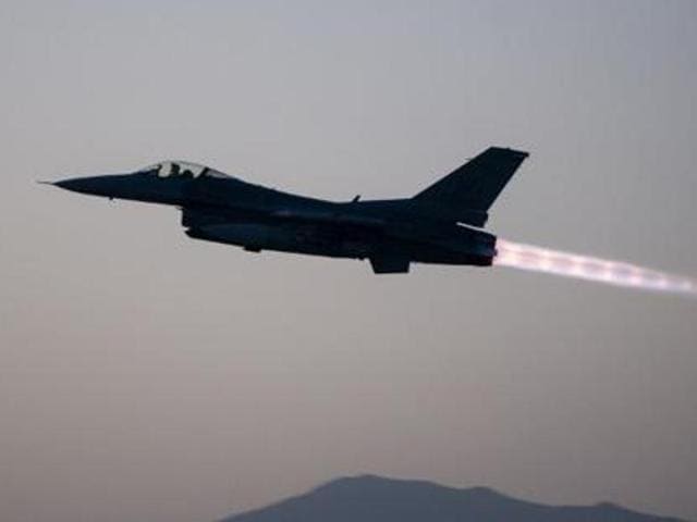 A US Air Force F-16 Fighting Falcon aircraft assigned to the 555th Expeditionary Fighter Squadron takes off on a combat sortie from Bagram Air Field, Afghanistan, on September 6, 2015. (AFP) A US Air Force F-16 Fighting Falcon aircraft assigned to the 555th Expeditionary Fighter Squadron takes off on a combat sortie from Bagram Air Field, Afghanistan, on September 6, 2015. (AFP)