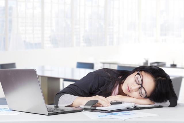 The connections between the emotional and the decision-making centre of the brain fully develop by the age of 25, and until then, teens are unable to cope with overwhelming emotional stimuli. (Shutterstock) The connections between the emotional and the decision-making centre of the brain fully develop by the age of 25, and until then, teens are unable to cope with overwhelming emotional stimuli. (Shutterstock)