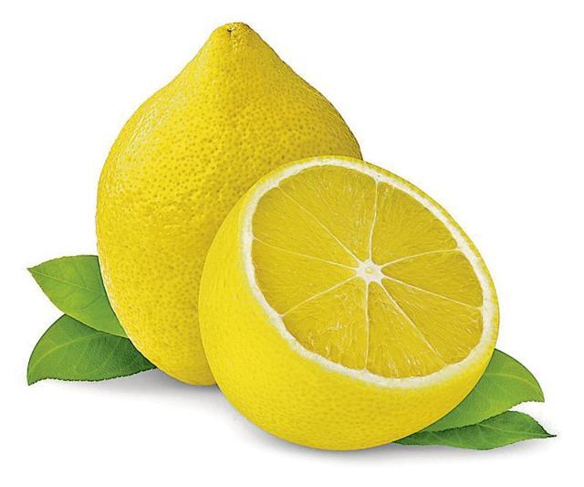 If you want lighter lips, stock up on lemons. (Shutterstock)