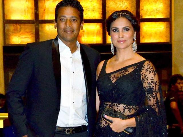 Actor Lara Dutta with husband Mahesh Bhupathi at the bash. (Yogen Shah/HT PHOTO) 