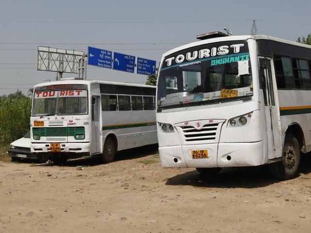 Over 50 teams of Delhi transport department impounded private buses plying illegally from areas such as Dhaula Kuan, Peeragarhi, Anand Vihar and Sarai Kale Khan. (Raj K Raj/HT file photo) Over 50 teams of Delhi transport department impounded private buses plying illegally from areas such as Dhaula Kuan, Peeragarhi, Anand Vihar and Sarai Kale Khan. (Raj K Raj/HT file photo)