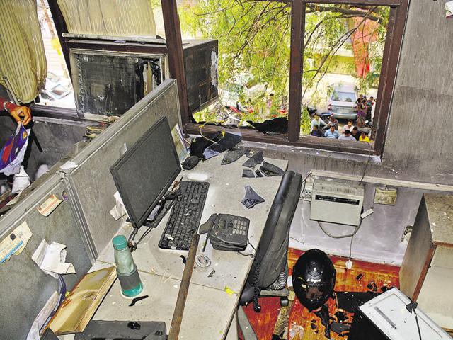 Five persons died in the fire. (Sakib Ali/HT Photo) Five persons died in the fire. (Sakib Ali/HT Photo)