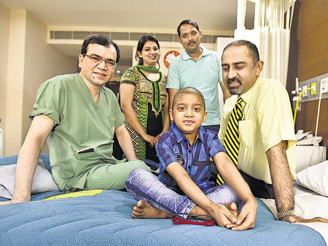 Seven-year-old Shan Sultan at the hospital.(Raj K Raj/HT Photo) Seven-year-old Shan Sultan at the hospital.(Raj K Raj/HT Photo)