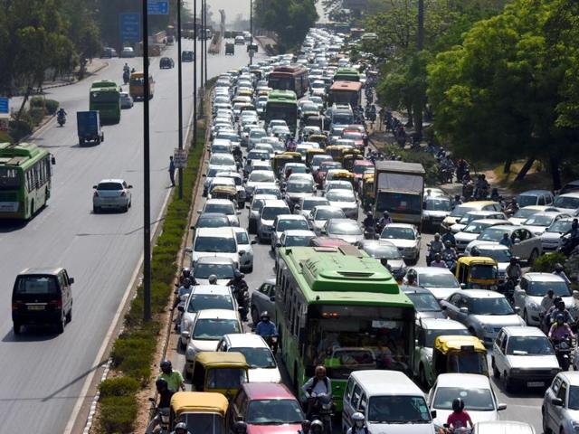 The CPCB analysis says the car rationing scheme did not bring down pollution during the 16-day restriction last month. (Hindustan Times) The CPCB analysis says the car rationing scheme did not bring down pollution during the 16-day restriction last month. (Hindustan Times)