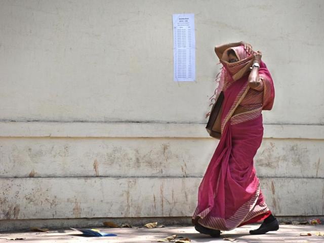 The warm weather helps activate viruses and bacteria that attack people, especially with low immunity. (Burhaan Kinu / Hindustan Times) The warm weather helps activate viruses and bacteria that attack people, especially with low immunity. (Burhaan Kinu / Hindustan Times)