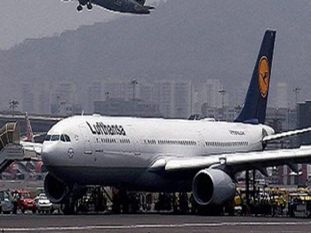 It took nearly 12 hours to mobilise staff to begin moving the Lufthansa aircraft that was stuck on the tarmac of Mumbai airport on Friday night