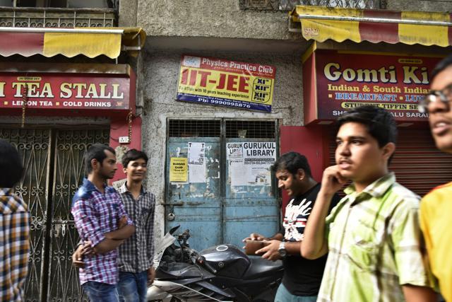 Emgineering aspirant in New Delhi’s Kalu Sarai, the IIT coaching hub of Delhi (Saumya Khandelwal/HT Photo) Emgineering aspirant in New Delhi’s Kalu Sarai, the IIT coaching hub of Delhi (Saumya Khandelwal/HT Photo)