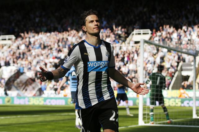 Daryl Janmaat celebrates scoring the fifth goal for Newcastle United. (Reuters Photo) Daryl Janmaat celebrates scoring the fifth goal for Newcastle United. (Reuters Photo)
