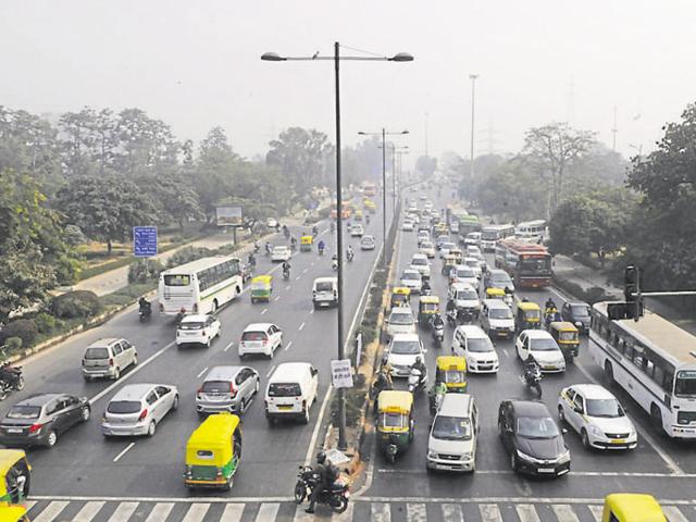 The ban imposed on diesel cars and SUVs with engine capacity of 2,000cc and above in Delhi-NCR by the Supreme Court has impacted about 5,000 jobs in the automobile sector, according to the Society of Indian Automobile Manufacturers (Siam). (Hindustan Times Photo)