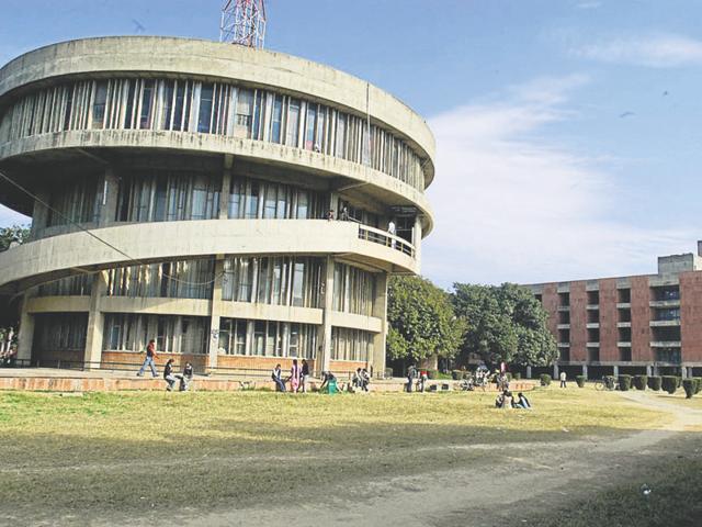 BA Political Science (honours) final year students were asked to ‘Critically evaluate the theory of revaluation of Karl Marx’.(HT Photo) BA Political Science (honours) final year students were asked to ‘Critically evaluate the theory of revaluation of Karl Marx’.(HT Photo)