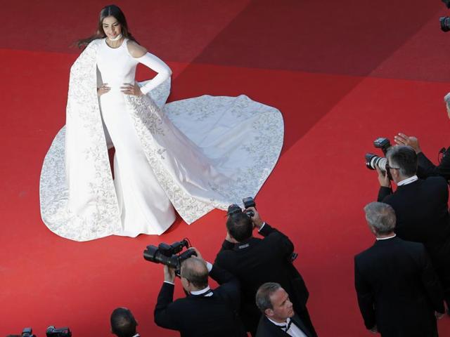 The actor flaunted Chopard jewellery and Ferragamo shoes to go with the look. The beautiful white gown was paired with flushed pink lips, dewy make-up and her hair was styled in soft loose waves that cascaded over her shoulder. (REUTERS) 