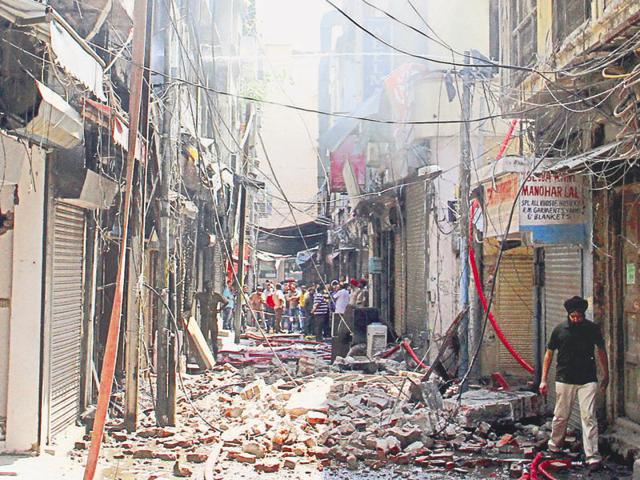 File photo of fire in Dal Bazaar.(JS Grewal/HT Photo) File photo of fire in Dal Bazaar.(JS Grewal/HT Photo)