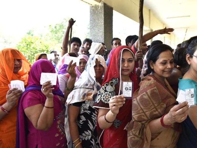 Polling began on Monday for the twin seats of Jharkhand’s Godda and Panki. Voting began at 7.00 a.m. and will end at 3.00 p.m. (Hindustan Times Photo) Polling began on Monday for the twin seats of Jharkhand’s Godda and Panki. Voting began at 7.00 a.m. and will end at 3.00 p.m. (Hindustan Times Photo)