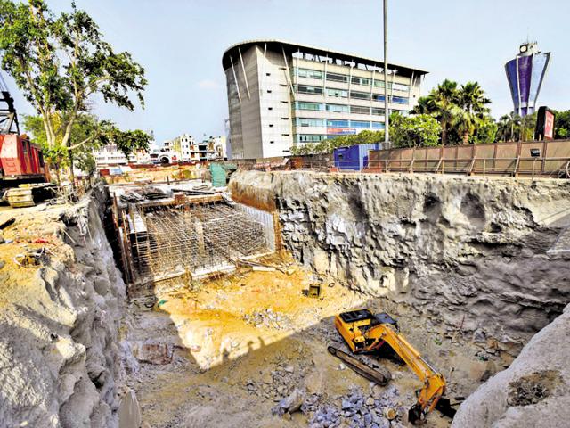 Construction of the Metro station in progress at the domestic terminal of the IGI airport. It is due to get operational by year-end.(Ajay Aggarwal/HT Photo)