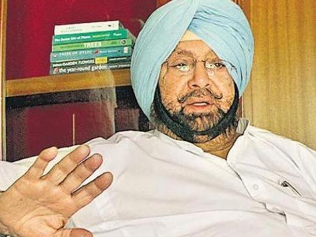 Punjab Congress chief Capt Amarinder Singh said on Tuesday that the ruling Shiromani Akali Dal (SAD) was deliberately trying to promote Arvind Kejriwal’s party with the hope of dividing anti-incumbency votes in next year’s assembly elections. (HT File Photo) Punjab Congress chief Capt Amarinder Singh said on Tuesday that the ruling Shiromani Akali Dal (SAD) was deliberately trying to promote Arvind Kejriwal’s party with the hope of dividing anti-incumbency votes in next year’s assembly elections. (HT File Photo)