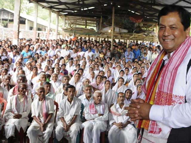 BJP candidate Sarbananda Sonowal, while campaigning for assembly elections at Salmora, Majuli of Assam. (Subhendu Ghosh/HT Photo)