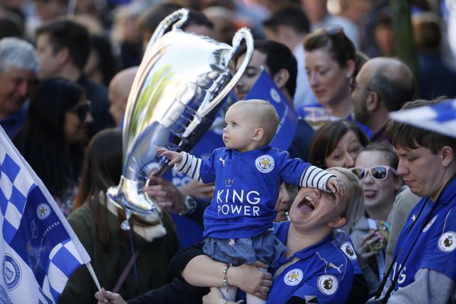 Leicester fans before the parade. (REUTERS) Leicester fans before the parade. (REUTERS)