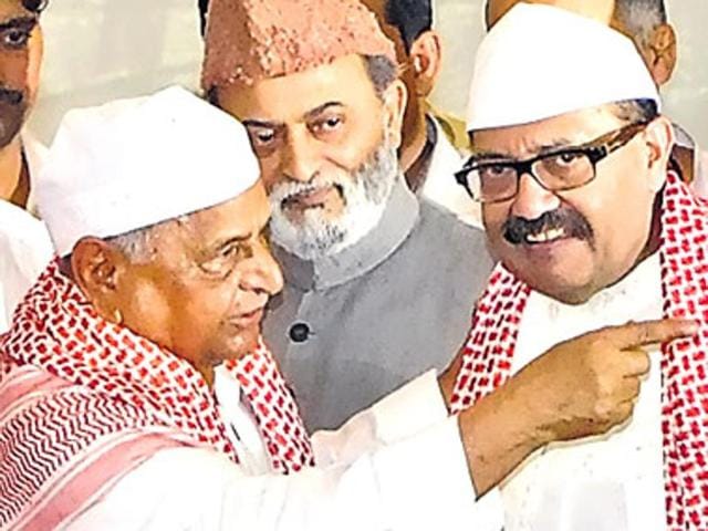 Once close to Mulayam Singh Yadav, Amar Singh was ousted from the party ahead of the 2009 Lok Sabha elections.(HT Photo)