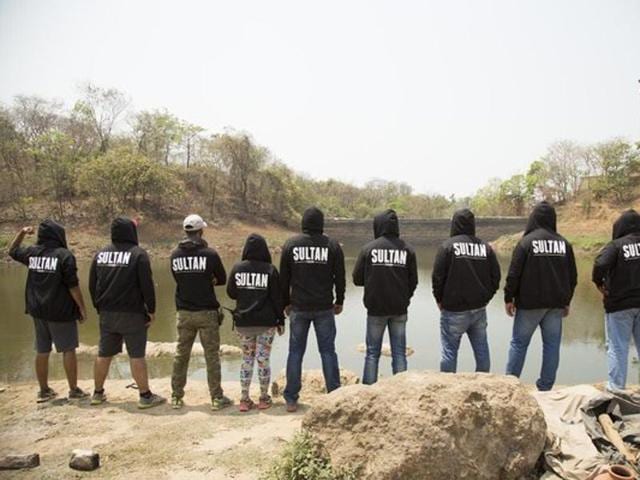 Salman gifted custom sweatshirts to the entire team of Sultan when the Punjab leg of the shooting wrapped up recently. (Twitter) Salman gifted custom sweatshirts to the entire team of Sultan when the Punjab leg of the shooting wrapped up recently. (Twitter)