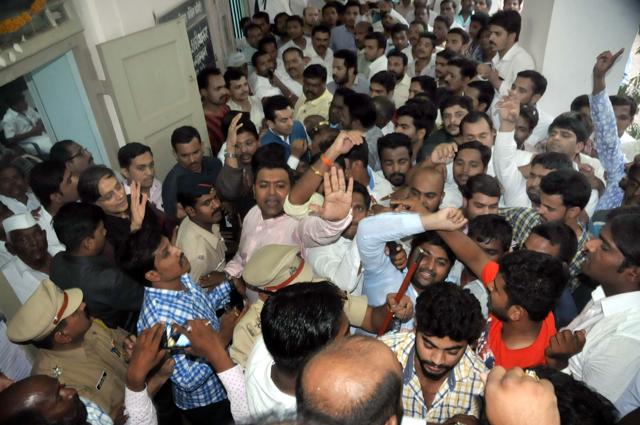Supporters of state Youth Congress president Vishwajeet Kadam were annoyed over their leader being sidelined at the event. (HT Photo)