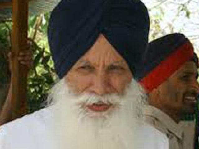 The high court had issued a notice to Tota Singh and his son in May 2015.(HT File Photo) The high court had issued a notice to Tota Singh and his son in May 2015.(HT File Photo)