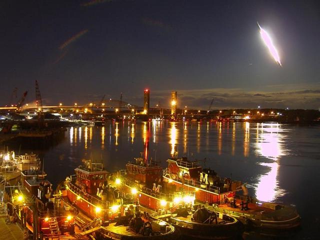 In this frame from video provided by portsmouthwebcam.com, a fireball streaks across the sky, at Portsmouth Harbour on Tuesday. (AP Photo) In this frame from video provided by portsmouthwebcam.com, a fireball streaks across the sky, at Portsmouth Harbour on Tuesday. (AP Photo)