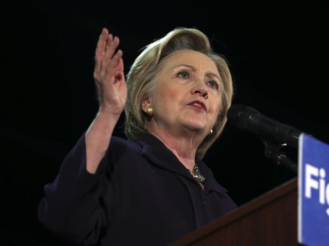 US Democratic presidential candidate Hillary Clinton greets supporters at Transylvania University in Lexington, Kentucky. (Reuters Photo) US Democratic presidential candidate Hillary Clinton greets supporters at Transylvania University in Lexington, Kentucky. (Reuters Photo)