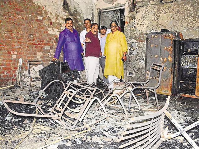 Senior police officials said that the first FIR was lodged against the officials of Indiamart, building owner Radhey Shyam Sharma and his son Rajnish, who operated a property consultancy office on the first floor, where the fire started.(HT File Photo)