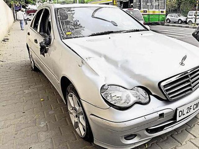 The Mercedes that mowed down a 32-year-old man at north Delhi’s Civil Lines on April 4 had been involved in another case of traffic rule violation.(Sonu Mehta/HT Photo)