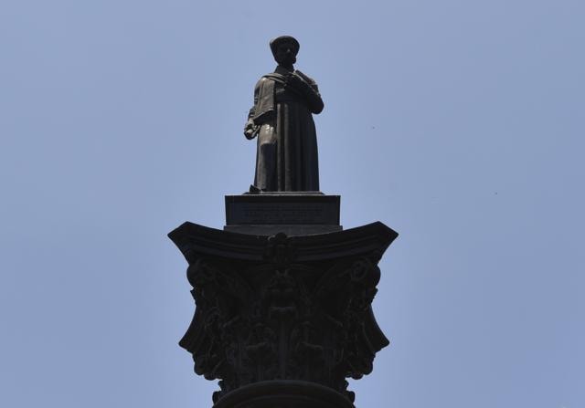 Statue of the 19th century Parsi industrialist and reformer, Seth Cursetjee Manockjee. (Photo: Kunal Patil/HT)