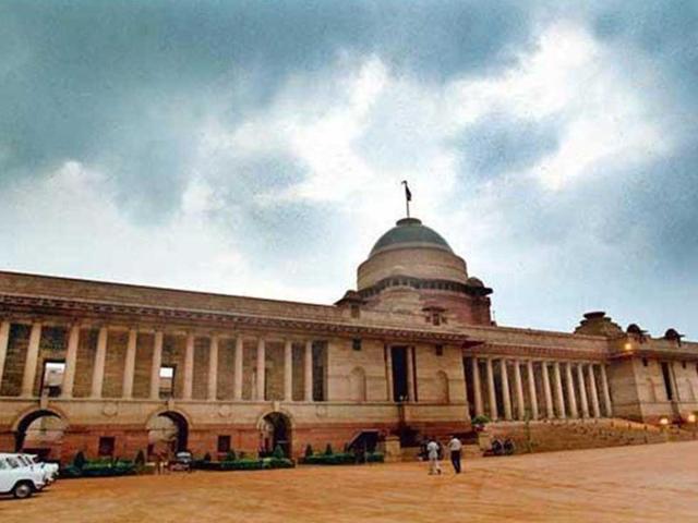 President Pranab Mukherjee on Thursday evening inaugurated an intelligent operation centre and mobile application, developed by multinational technology giant IBM, to manage the Rashtrapati Bhavan’s energy, waste, water, and security.(HT File Photo)