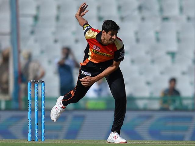 Ashish Nehra (C) is assisted back to the pavilion after sustaining a hamstring tendon injury during the IPL match against Kings XI Punjab and Sunrisers Hyderabad at The Punjab Cricket Association Stadium in Mohali on May 15, 2016. (AFP) Ashish Nehra (C) is assisted back to the pavilion after sustaining a hamstring tendon injury during the IPL match against Kings XI Punjab and Sunrisers Hyderabad at The Punjab Cricket Association Stadium in Mohali on May 15, 2016. (AFP)