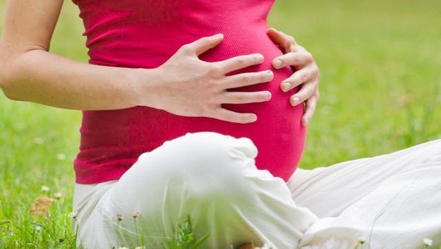 Mommies, please steer clear of all plastic items. (Shutterstock)
