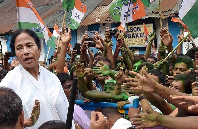West Bengal CM Mamata Banerjee meets her supporters. (PTI) West Bengal CM Mamata Banerjee meets her supporters. (PTI)