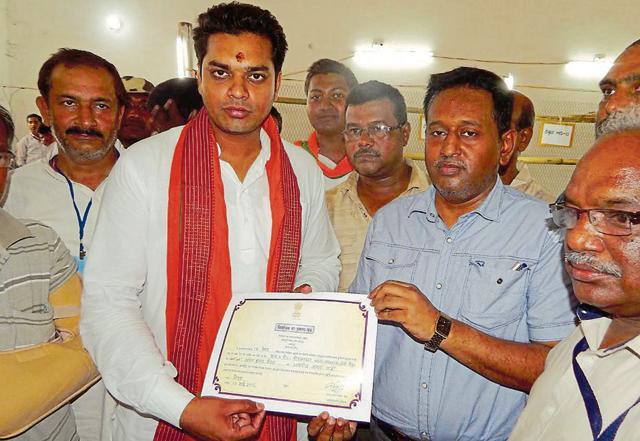 BJP’s Amit Mandal along with his supporters after winning the Godda bypolls (HT Photo) BJP’s Amit Mandal along with his supporters after winning the Godda bypolls (HT Photo)