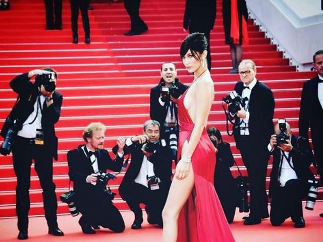 But as she made her way down the carpet, the slit didn’t just reveal her left leg!  (Instagram) 