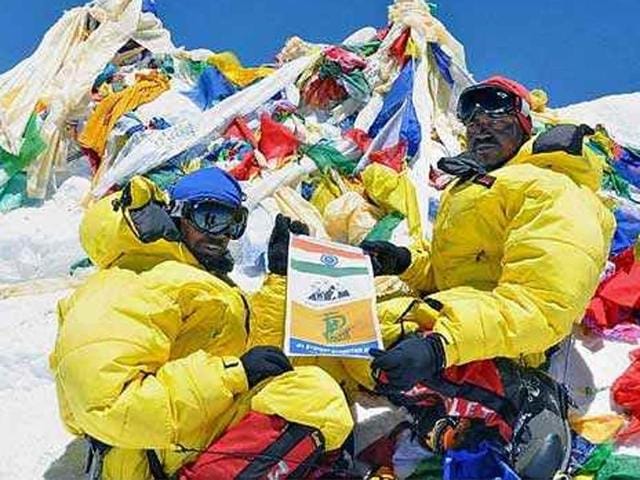 Rajib Bhattacharya (L) with fellow mountaineer Dipankar Ghosh in June 2011 after scaling the Mt Everest.(PTI File Photo)