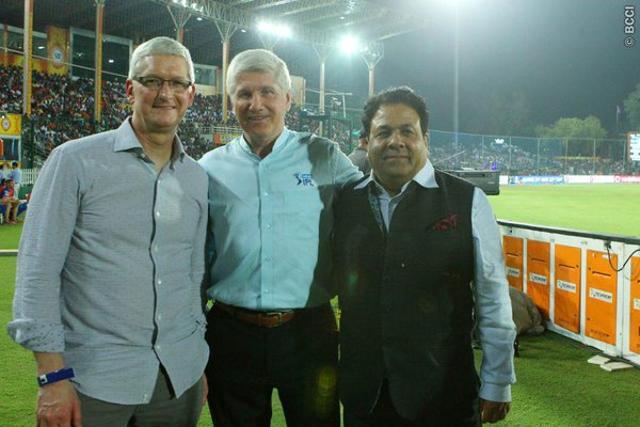 Cook catches the Indian Premier League (IPL) game between Gujarat Lions and Kolkata Knight Riders at the Green Park in Kanpur. (IPL Twitter handle) Cook catches the Indian Premier League (IPL) game between Gujarat Lions and Kolkata Knight Riders at the Green Park in Kanpur. (IPL Twitter handle)