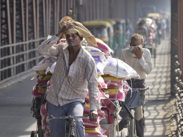 In the past 45 days, 377 homeless have died, possibly due to heat wave, the NGO said. (Gurinder Osan/HT PHOTO) In the past 45 days, 377 homeless have died, possibly due to heat wave, the NGO said. (Gurinder Osan/HT PHOTO)
