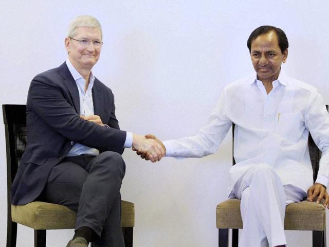 Apple’s CEO Tim Cook (L) shakes hands with Telangana CM K Chandra Sekhar Rao after inaugurating Apple's development office in Hyderabad on Thursday.(PTI) Apple’s CEO Tim Cook (L) shakes hands with Telangana CM K Chandra Sekhar Rao after inaugurating Apple's development office in Hyderabad on Thursday.(PTI)