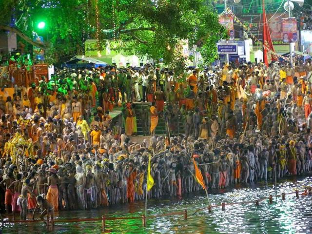 Devotees prepare to take a holy dip on the occasion of last and third ‘Shahi Snan’ at Simasth in Ujjain. (PTI Photo) Devotees prepare to take a holy dip on the occasion of last and third ‘Shahi Snan’ at Simasth in Ujjain. (PTI Photo)